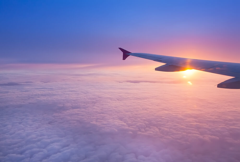 https://edge.ixigo.com/img/bg/home_flights_bg_2.jpg