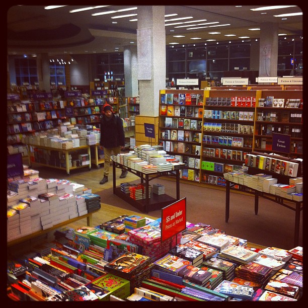 Chapters World's Biggest Book Store Toronto, Canada Location, Facts