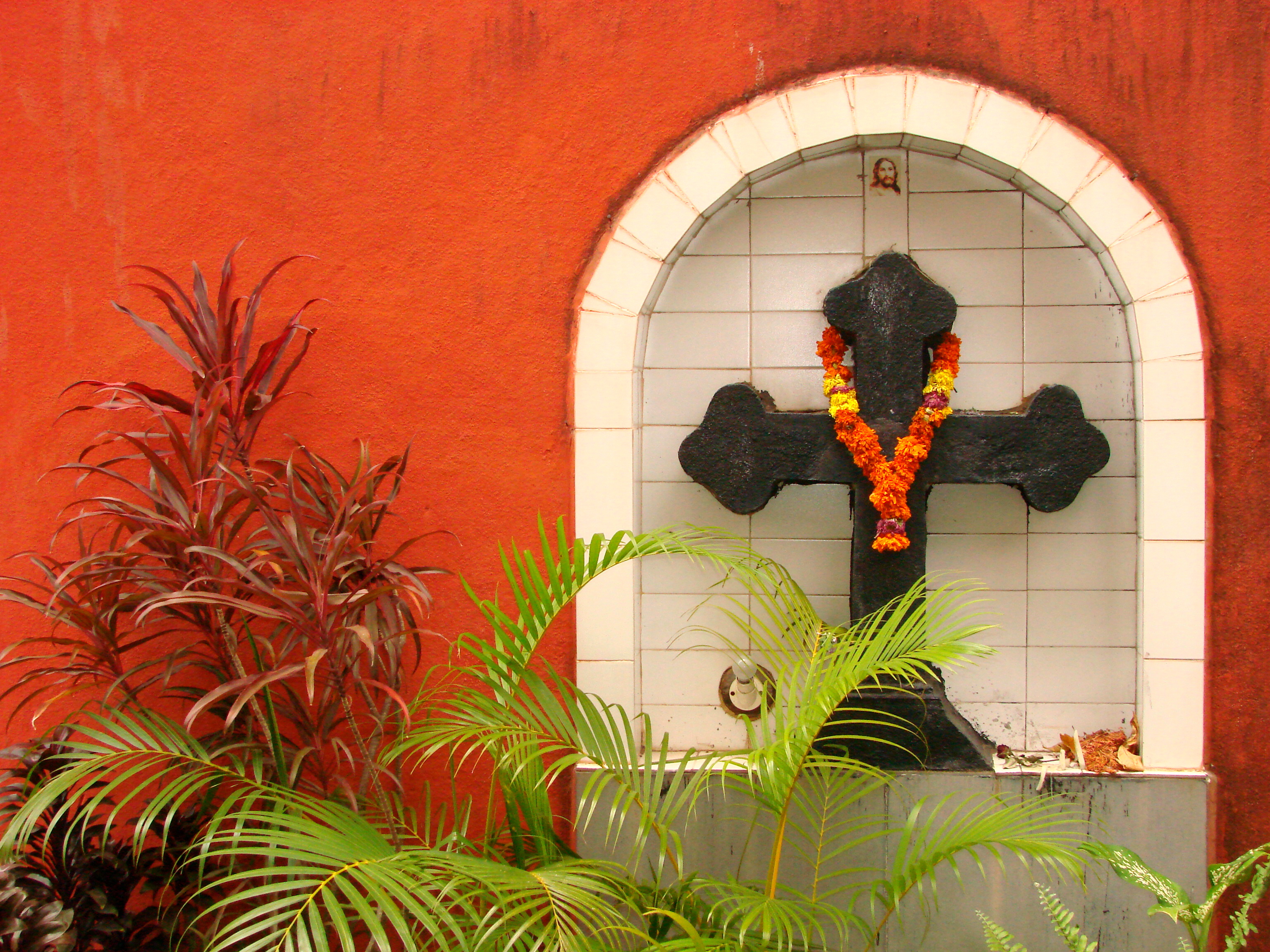 sunday mass timings at Infant Jesus church in Hubli ixigo Trip Planner